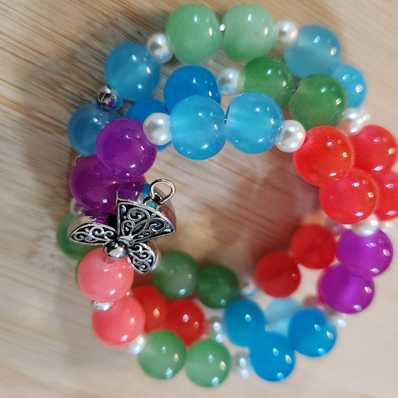 Hand Crafted Colorful Beaded Memory Wire Bracelet with Angel Charm - Picture 5 of 8